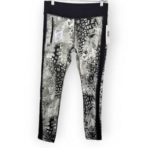 Ki Pro Performance Legging in Rooted Print size Medium